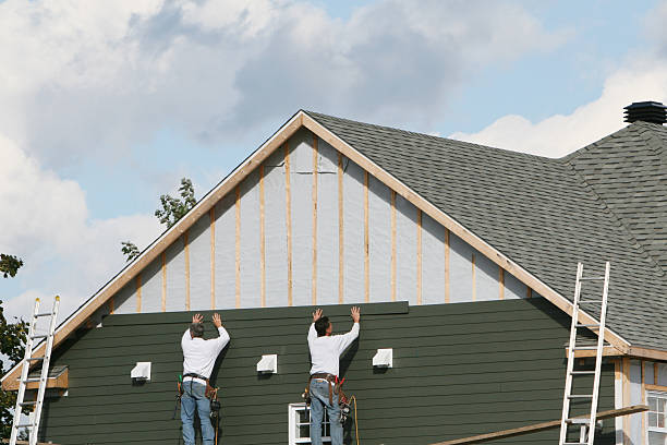 Professional Vinyl Siding technician working in North, SC